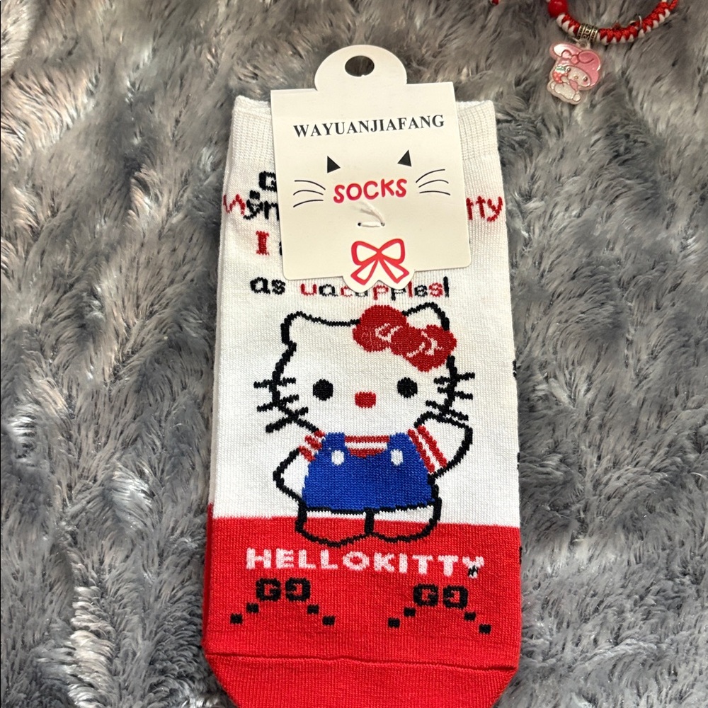 Hello Kitty Bundle - Picture 5 of 10